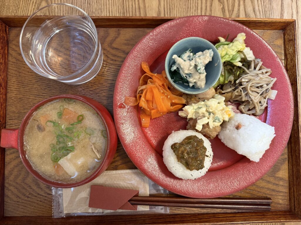 TEA TOTIN -ティー トタン-の朝ごはん おにぎりセット